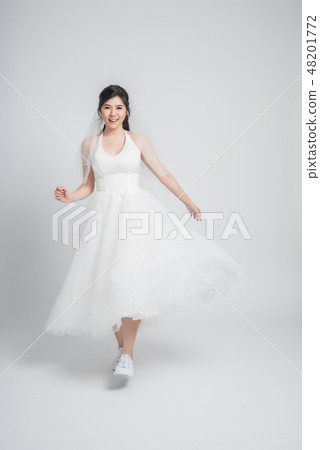 Happy young Asian bride Happy young Asian bride 48201772