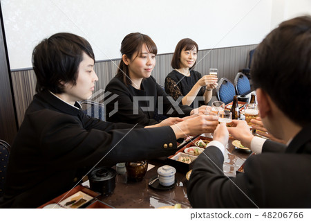 喪葬餐沙漠化 48206766