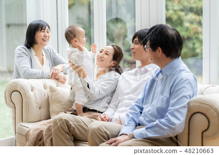 Three generations family 48210663