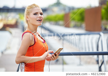 Female athlete women's sportswear fit thin physique athletic bui Female athlete women's sportswear fit thin physique athletic bui 48212900