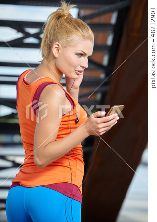 Female athlete women's sportswear fit thin physique athletic bui Female athlete women's sportswear fit thin physique athletic bui 48212901