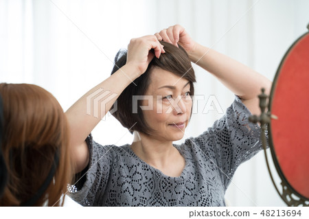 Beauty woman 48213694