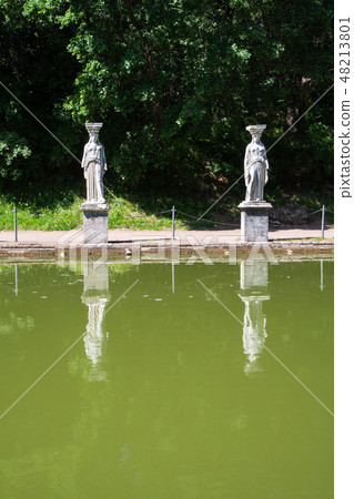 哈德良的別墅（Villa Adriana）Kaliatide在Canopus的兩岸[蒂沃利，意大利] 48213801