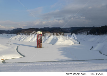 Waiting for snow melting Dam Side 48215500