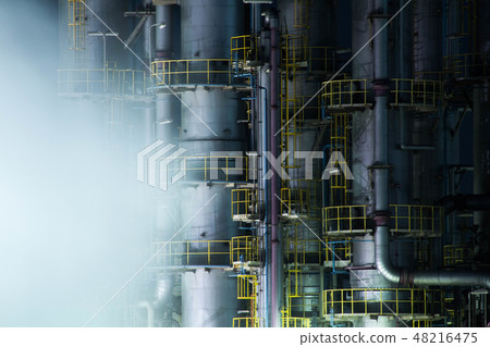 Plant building and white steam, then shadows. «Photographed at night in the industrial area of Osaka Sakai city» Plant building and white steam, then shadows. «Photographed at night in the industrial area of Osaka Sakai city» 48216475