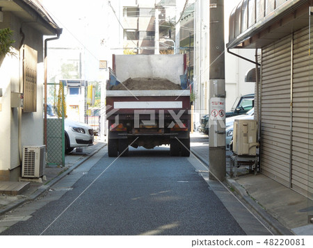 巷子和軌道 48220081