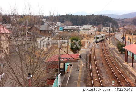 Upper train leaving Hakodate Line Akari station (5) Upper train leaving Hakodate Line Akari station (5) 48220148