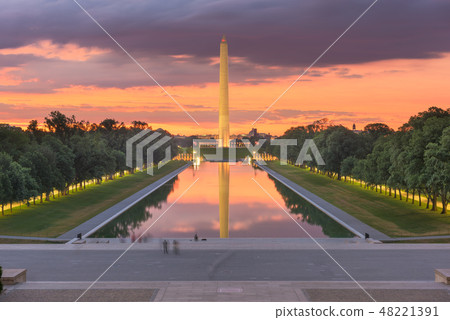 Washington Monument on the Reflecting Pool 48221391