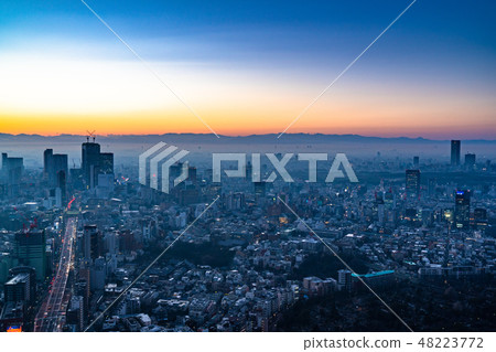"Tokyo Metropolitan Government" rainy · Evening landscape of Tokyo wrapped in fog "Shibuya direction" "Tokyo Metropolitan Government" rainy · Evening landscape of Tokyo wrapped in fog "Shibuya direction" 48223772