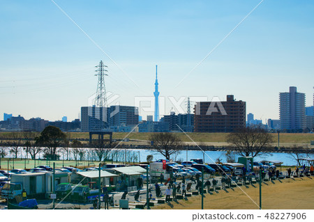 Golf driving ranges and sky trees on the riverbed of Arakawa 48227906