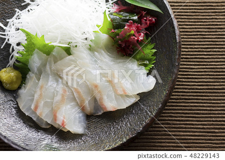 Sea bream sashimi 12 48229143