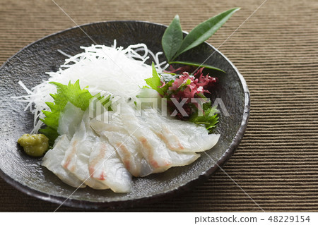 Sea bream sashimi 7 48229154