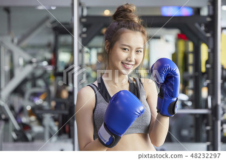 女性健身健身房運動服 女性健身健身房運動服 48232297