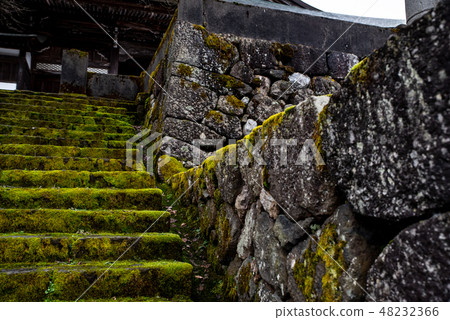 石頭樓梯和寺廟的石樓梯和石垣富山姚d的街道 石頭樓梯和寺廟的石樓梯和石垣富山姚d的街道 48232366