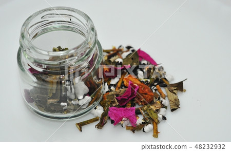 Blended tea in a small bottle Blended tea in a small bottle 48232932