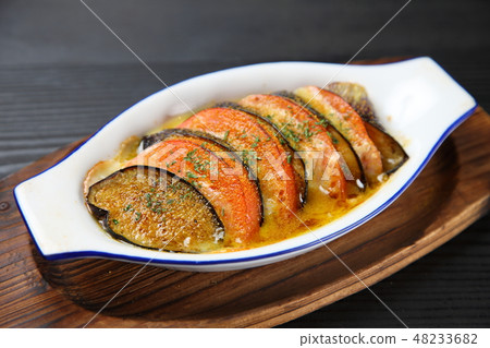 Eggplant and tomato gratin Eggplant and tomato gratin 48233682