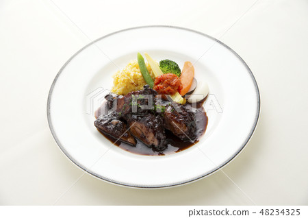Braised beef cheek meat 48234325