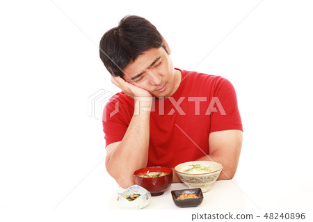 男人抱怨厭食症 48240896