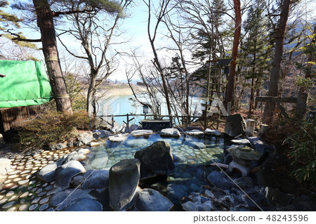 日本秘密湖城堡塔 48243596