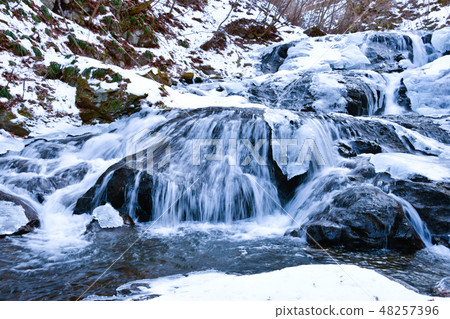 Falls of the severe winter fish stop Falls of the severe winter fish stop 48257396