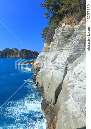 [Shizuoka] Landscape of Sanshirojima, Dogashima, Nishiizu 48257530