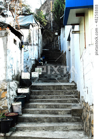 Alley, Stairs, Vase Alley, Stairs, Vase 48258888