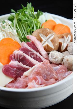 Pot and Chicken Pot 48259178