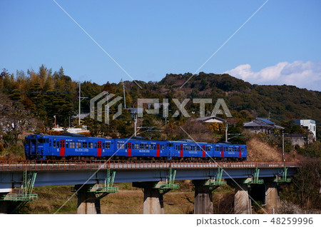 Kiha 66/67系列4系列運行速度快的海邊班輪 Kiha 66/67系列4系列運行速度快的海邊班輪 48259996