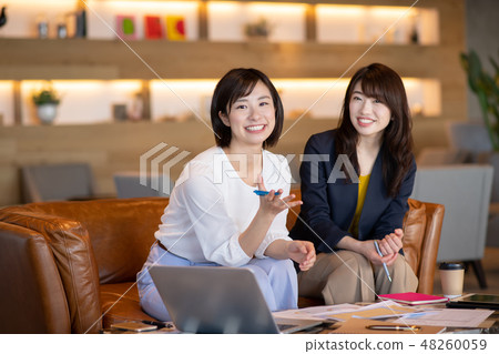 女商人辦公室偶然企業圖像 48260059