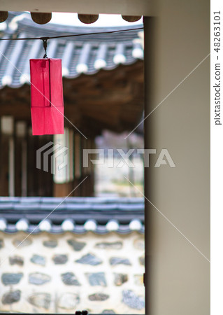Tranquil scenery of Hanok Village Tranquil scenery of Hanok Village 48263101