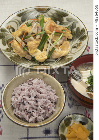 Set menu meal 48264059