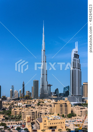[Dubai cityscape] Burj Khalifa and cityscape daytime 48264823