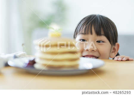 Girls pancake 48265293