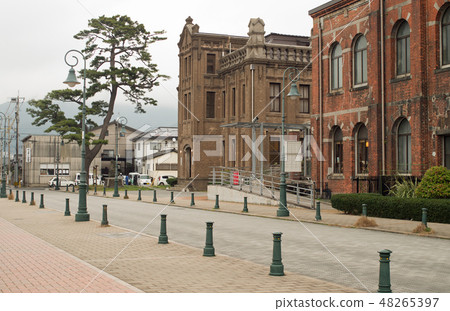 Mojiki Red brick Place building 48265397