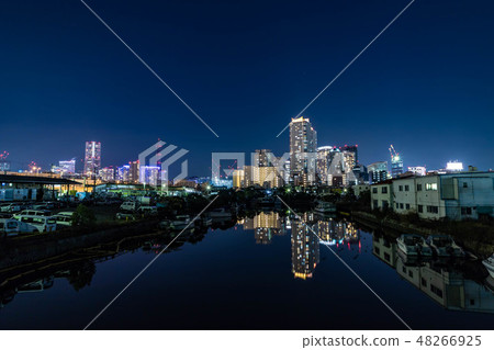 橫濱灣區在晚上 48266925