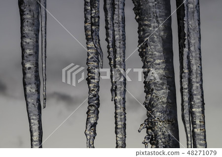 Icicle icicles 48271079