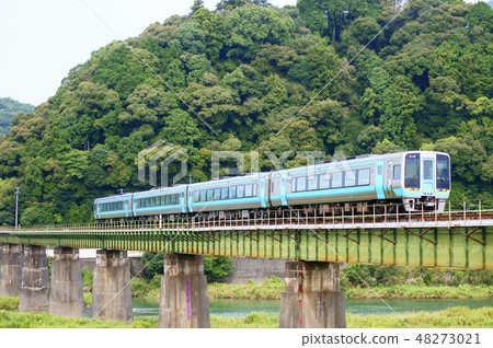 JR Shikoku 2000 Series Powered Express Uwa Hai 48273021