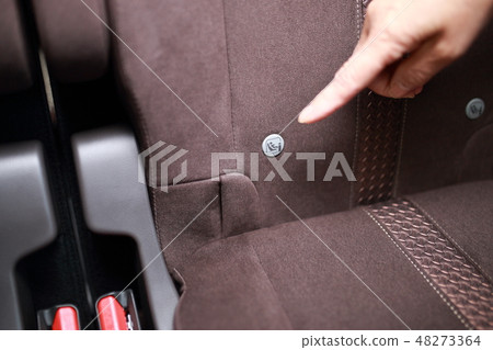 ISOFIX (Driver going out going out person body part parts face none passenger car woman senior hand) ISOFIX (Driver going out going out person body part parts face none passenger car woman senior hand) 48273364