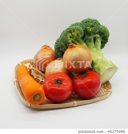 Vegetable image (onions, carrots & broccoli & tomatoes) 48275098