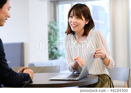 職業婦女 48284300