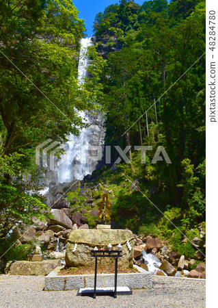 Nachi's waterfall 48284780