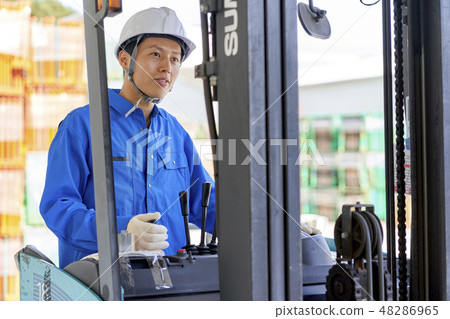 企業場面倉庫鏟車 企業場面倉庫鏟車 48286965