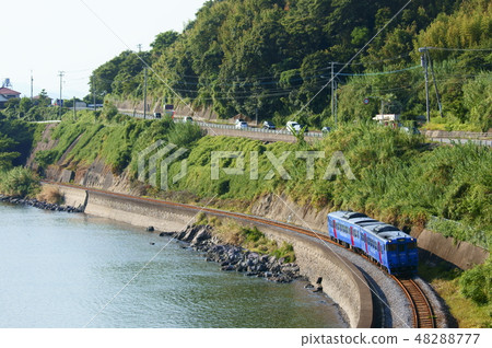 Running along the calm Omura line Kiha 66 · 67 Seaside liner Running along the calm Omura line Kiha 66 · 67 Seaside liner 48288777