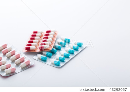 Medicine capsule drug 48292067