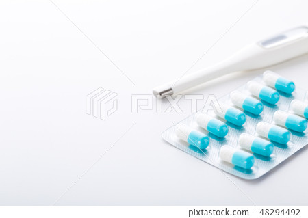 Medicine capsule drug 48294492