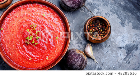 Vegetable soup with beetroot 48295616