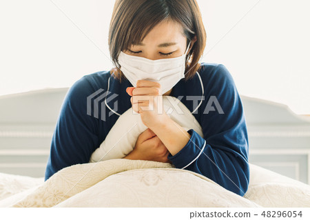一個感冒風病的女人 48296054