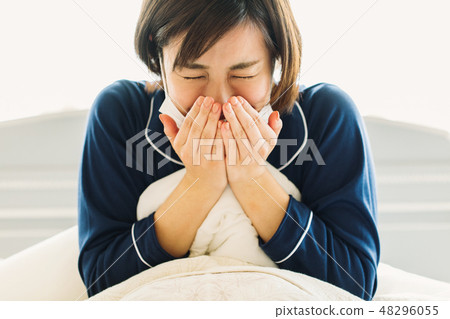 一個感冒風病的女人 一個感冒風病的女人 48296055