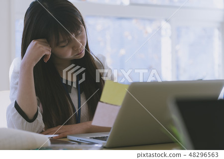 Worried OL image 48296563