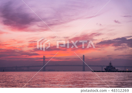 升天升到橫濱灣大橋的中心 48312269